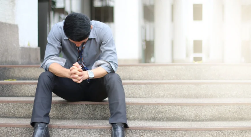 A person struggles with fentanyl withdrawal.